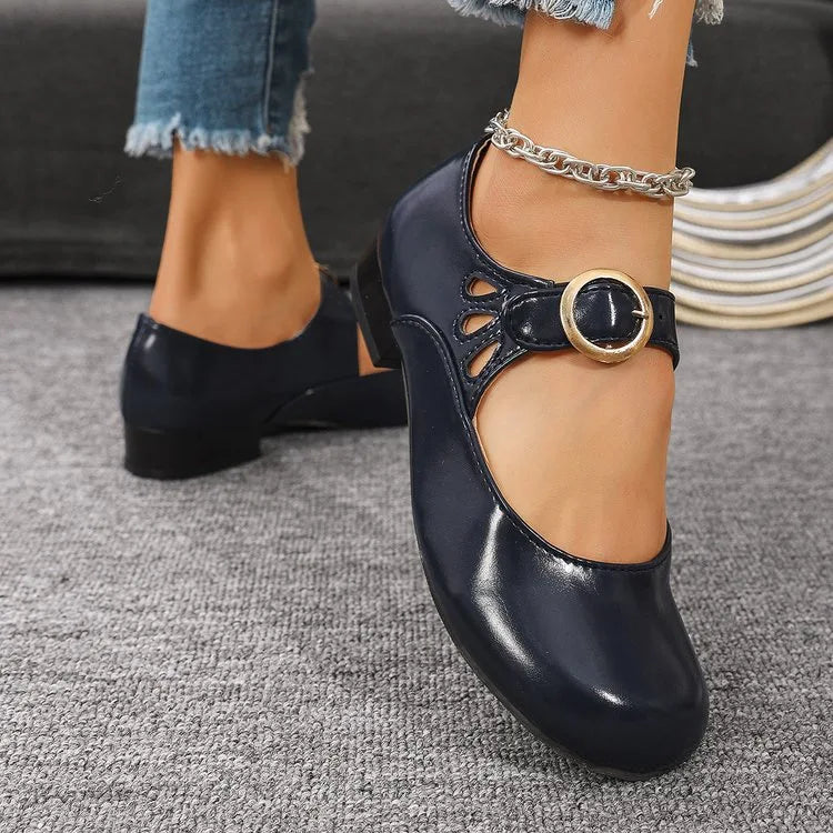 Women's Fashion New Buckle Design Comfortable Low-top Shoes Spring and Summer Plus Size Round Head Anti-slip Casual Shoes.
