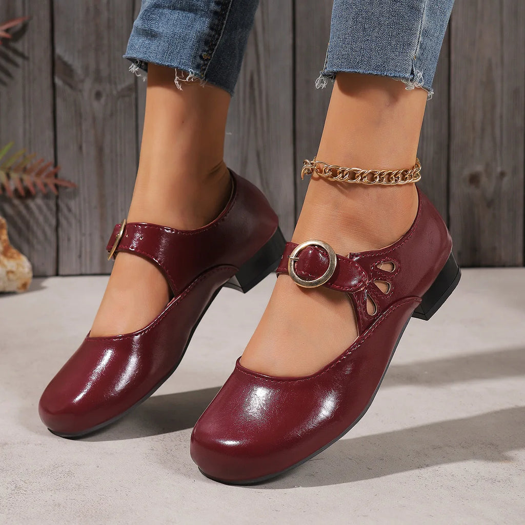 Women's Fashion New Buckle Design Comfortable Low-top Shoes Spring and Summer Plus Size Round Head Anti-slip Casual Shoes.