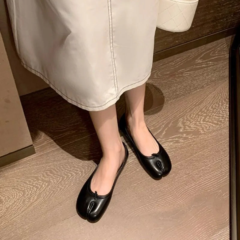 Women's Vintage Split Toe Mary Jane Flats Shoes Soft Sole Leather Loafers Shoes for Women Daily Walking Shoes Sandalias De Mujer