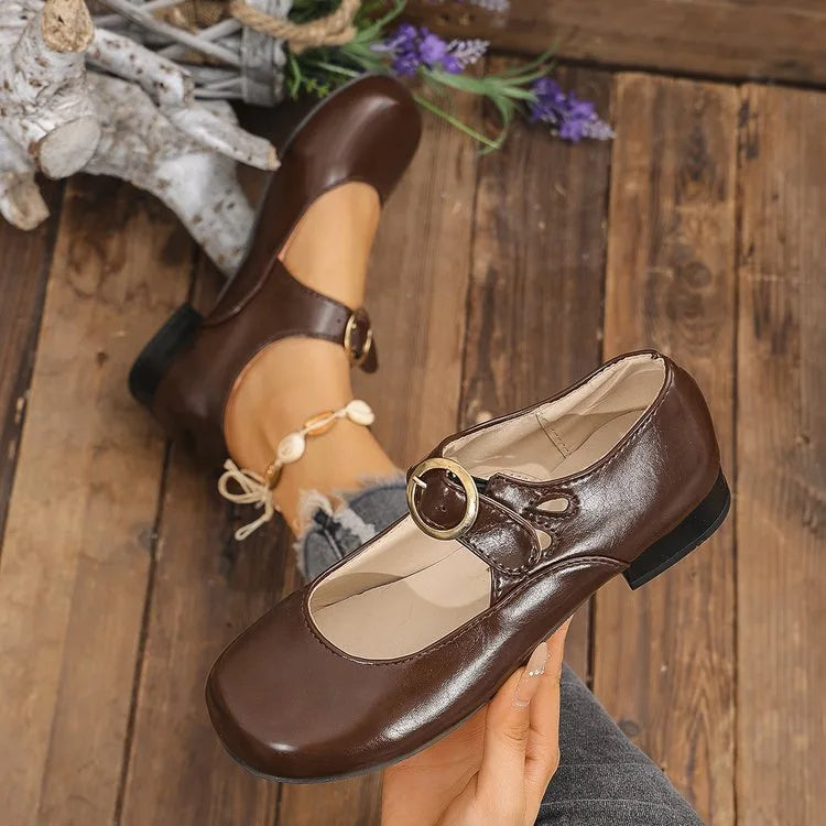 Women's Fashion New Buckle Design Comfortable Low-top Shoes Spring and Summer Plus Size Round Head Anti-slip Casual Shoes.