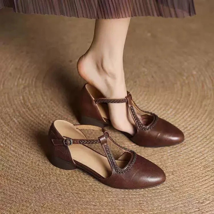 New Summer Women's Retro Hollow Out Pumps Fashion Leather Pointed Toe Chunky Heel Shoes Cover Toe/Heel Shoes Ankle Strap Sandals