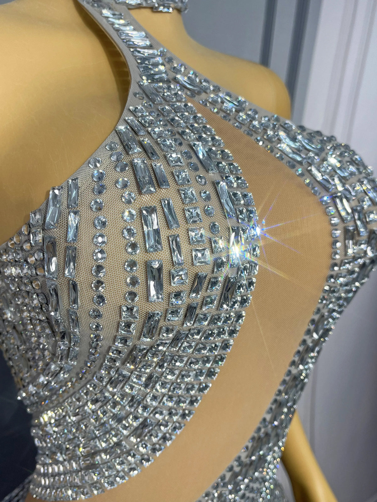 Luxurious Twinkling Silver Rhinestones Elegant Trim fit Mesh Dress Women Evening Party Celebrate Gown Show Fashion Outfit Yueya