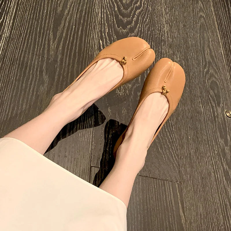 Women's Vintage Split Toe Mary Jane Flats Shoes Soft Sole Leather Loafers Shoes for Women Daily Walking Shoes Sandalias De Mujer