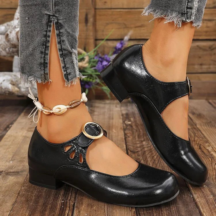 Women's Fashion New Buckle Design Comfortable Low-top Shoes Spring and Summer Plus Size Round Head Anti-slip Casual Shoes.